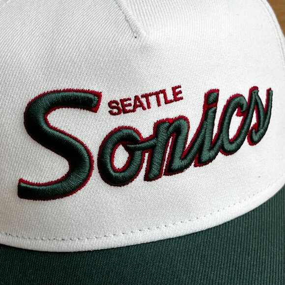 MITCHELL & NESS SEATTLE SUPERSONICS SPELL OUT LOGO PRO PINCH SNAPBACK HAT NEW - Picture 2 of 4
